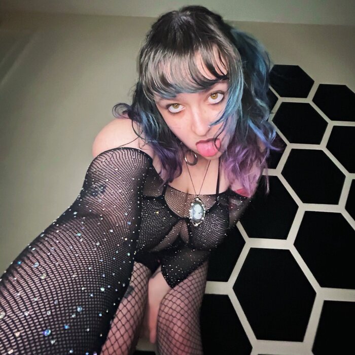 Saturnmarz (@saturnmarz), OnlyFans creator