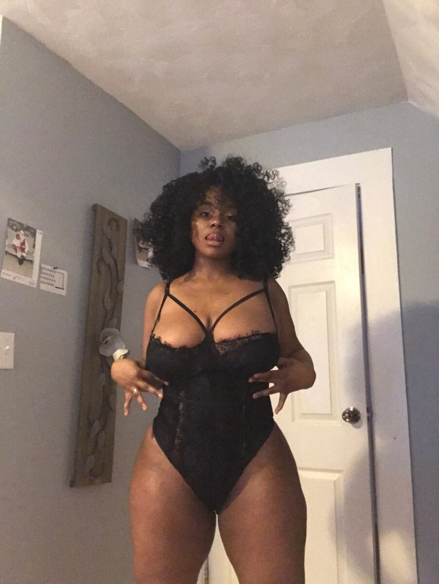 Sayprettyplease (@sayprettyplease), OnlyFans creator
