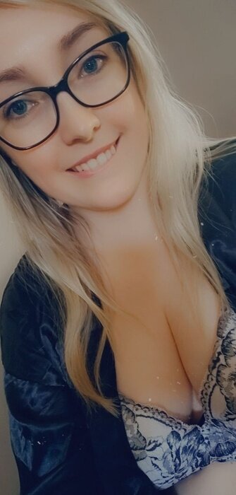 Scarletmeowfree (@scarletmeowfree), OnlyFans creator