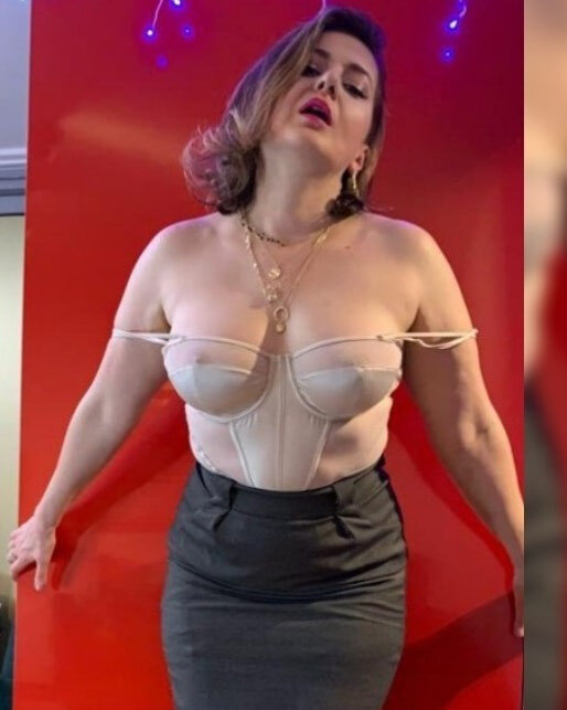 Scarlett (@scarlett_nylons), OnlyFans creator