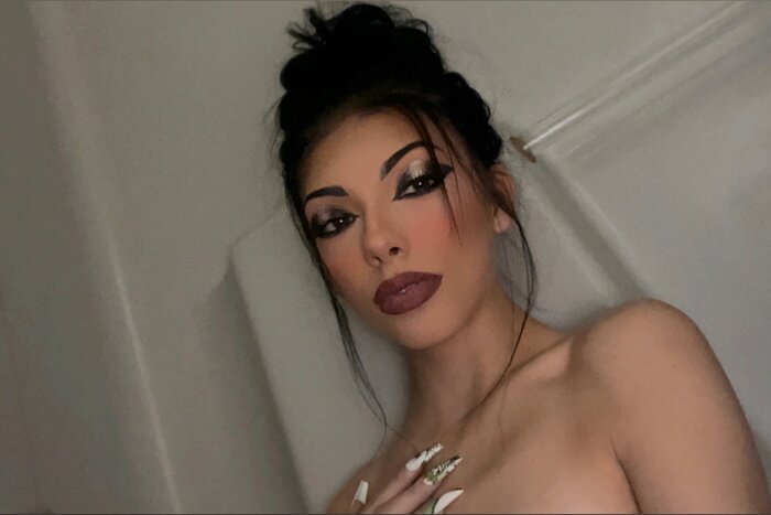 Scarlettred02 (@scarlett_red02), OnlyFans creator