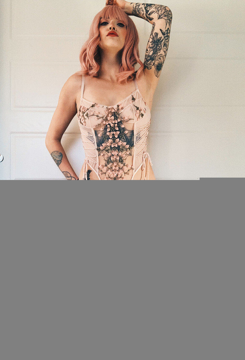 Scarlettaddamsx (@scarlettaddamsx), OnlyFans creator