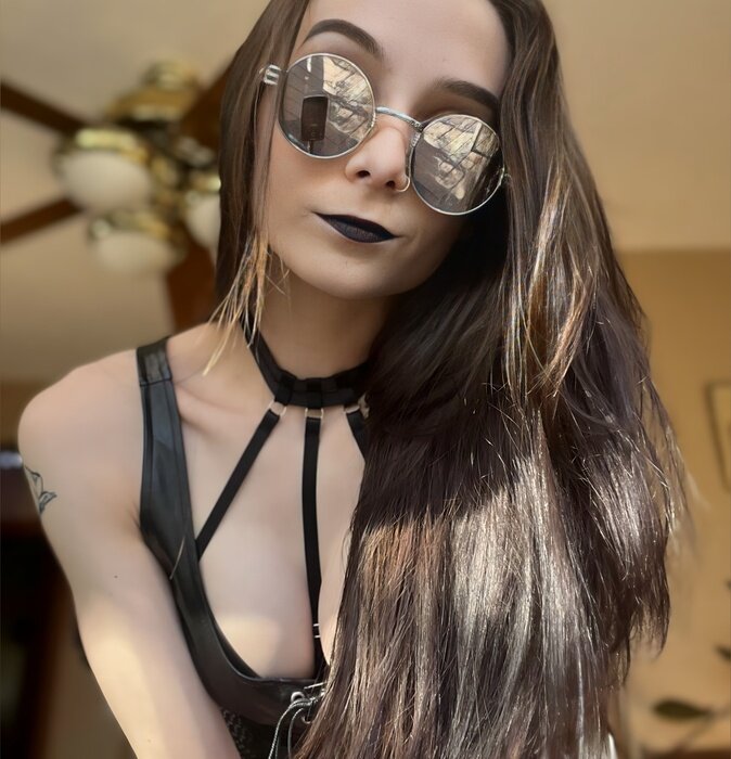 Scarlettddreams (@scarlettddreams), OnlyFans creator