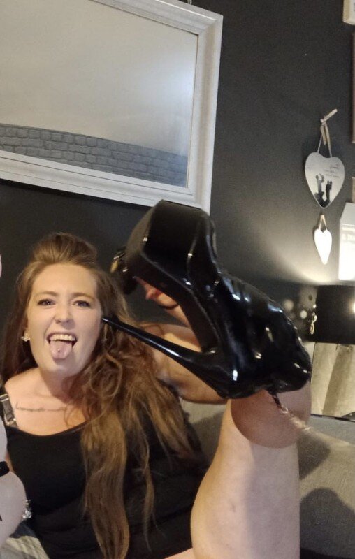 Scarlettsavx3x (@scarlettsavx3x), OnlyFans creator