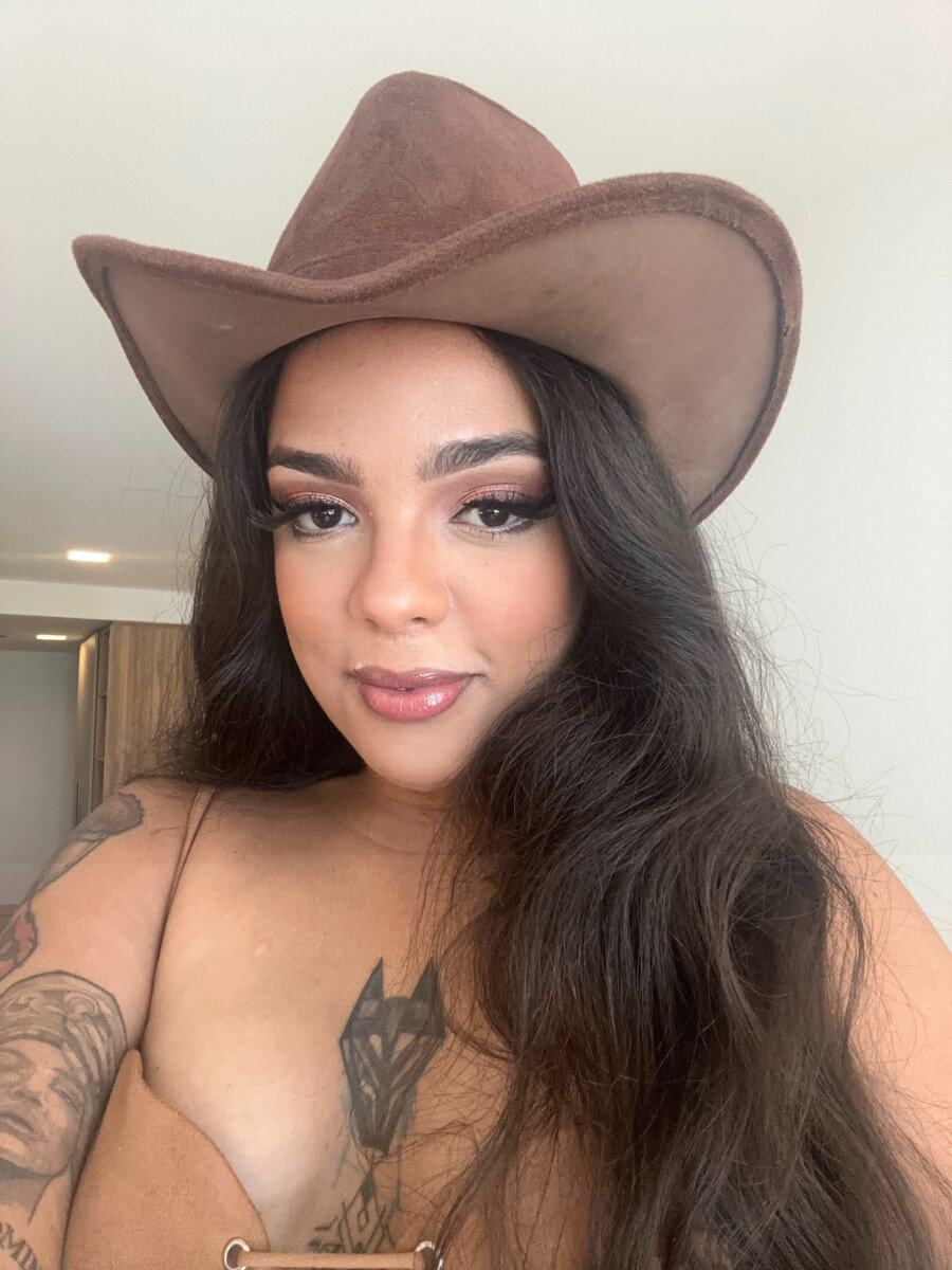Secretbrunettevip (@secretbrunette_vip), OnlyFans creator