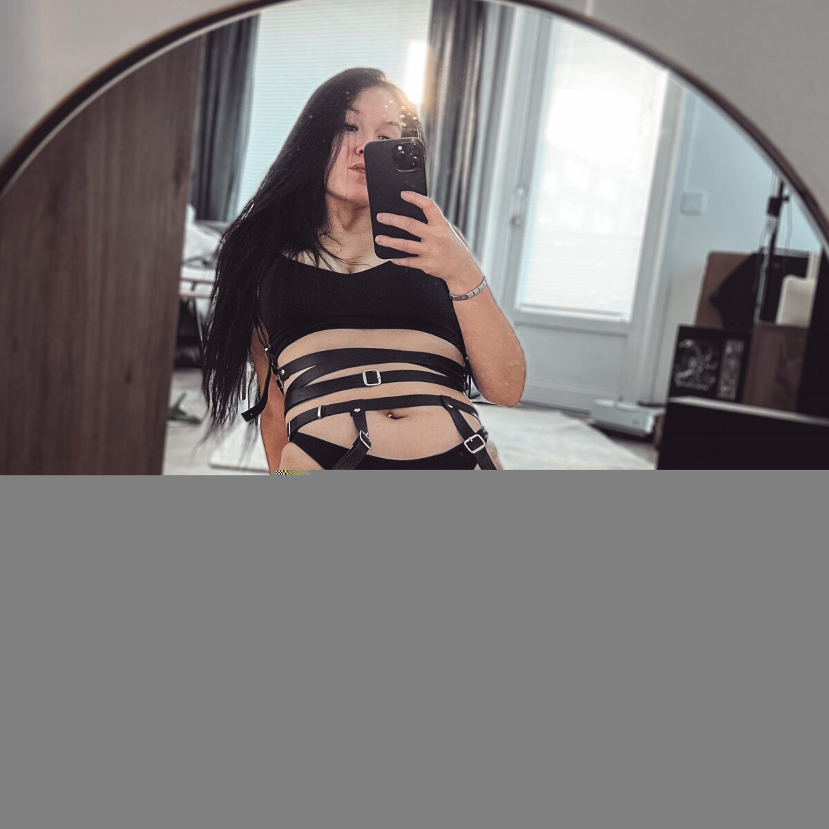 Secretsofsonya (@secretsofsonya), OnlyFans creator