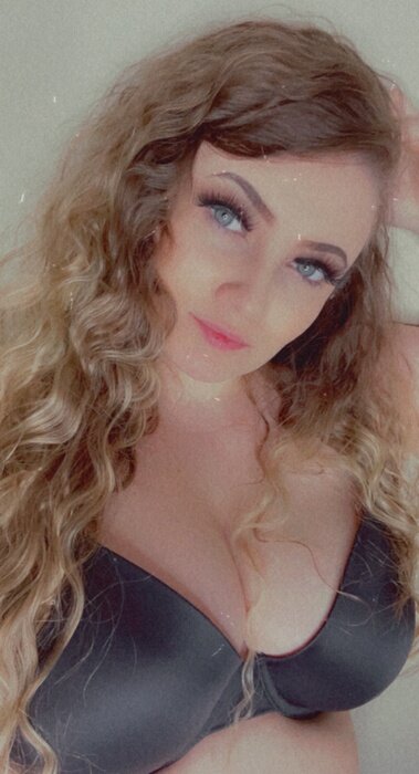 Semplicities (@semplicities), OnlyFans creator