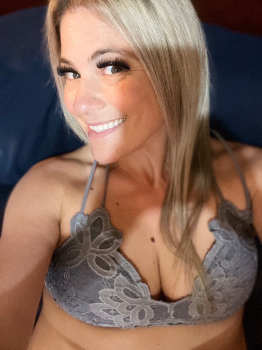 Sensualcpl84 (@sensualcpl84), OnlyFans creator