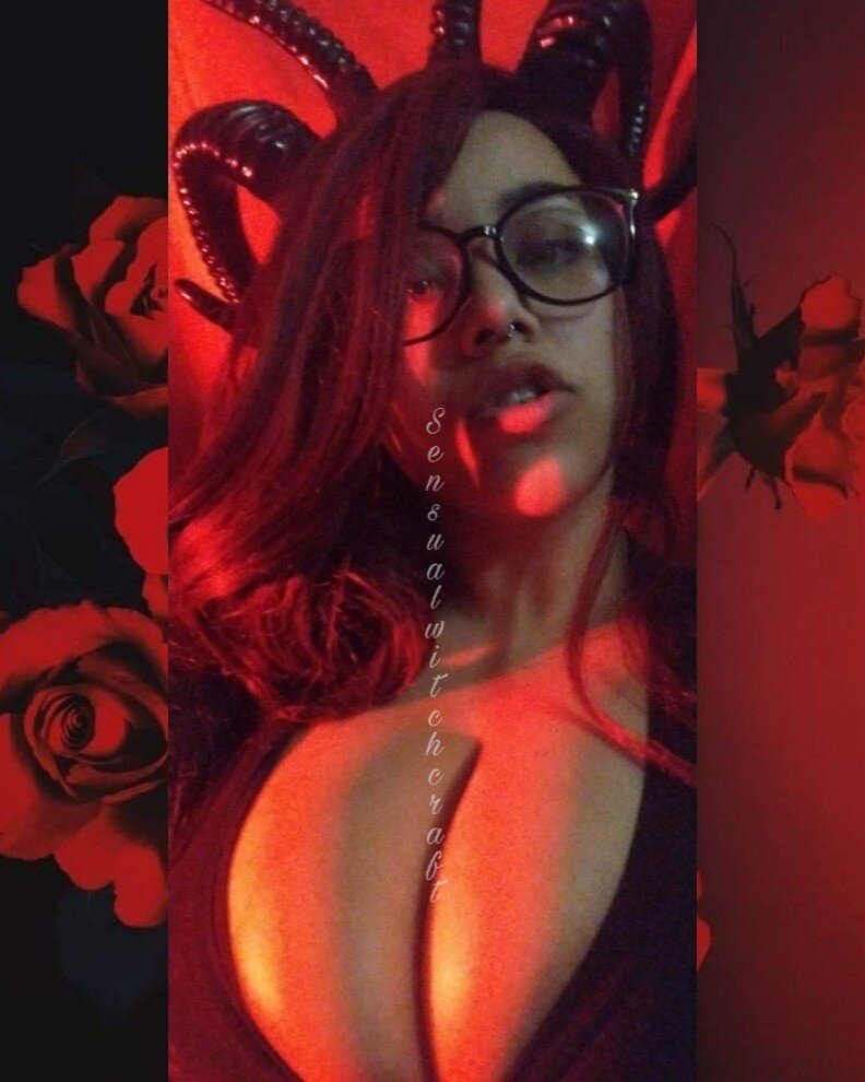 Sensualwitchcraft (@sensualwitchcraft), OnlyFans creator