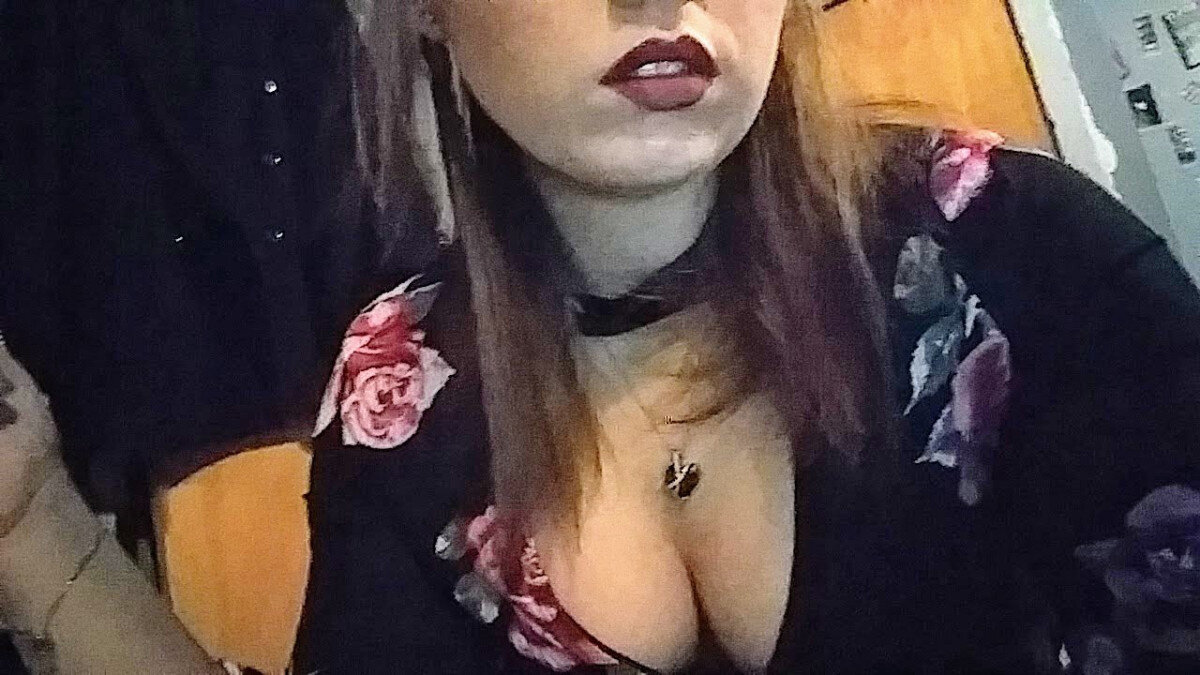 Serafinaa (@serafinaa), OnlyFans creator