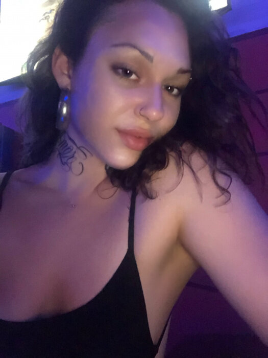 Serezademonroe (@serezademonroe), OnlyFans creator