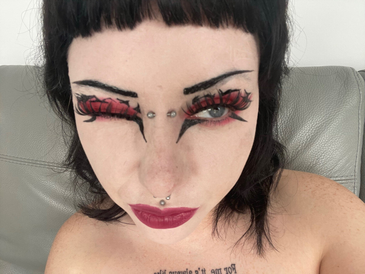 Sewergirl (@sewergirl), OnlyFans creator
