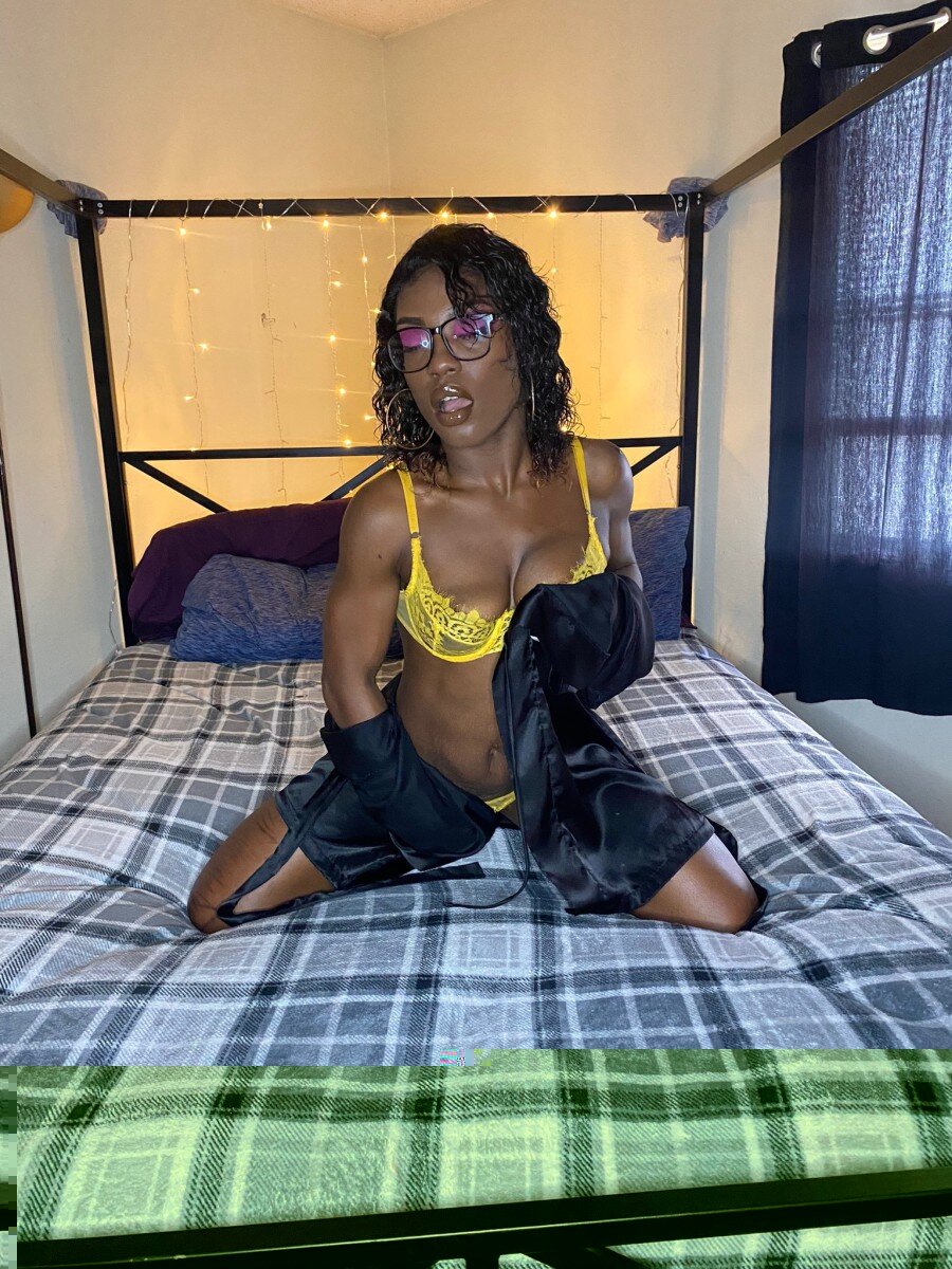 Sexieakeema (@sexieakeema), OnlyFans creator