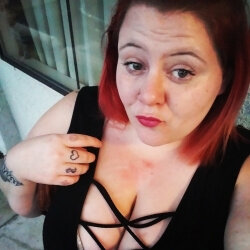 Sexxxysaraxo (@sexxxysaraxo), OnlyFans creator