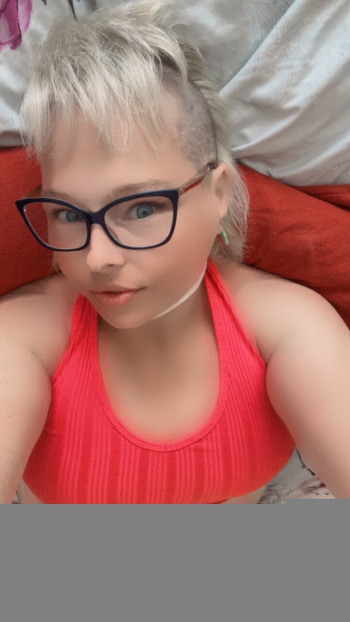 Sabrina (@sexymommyx420x), OnlyFans creator