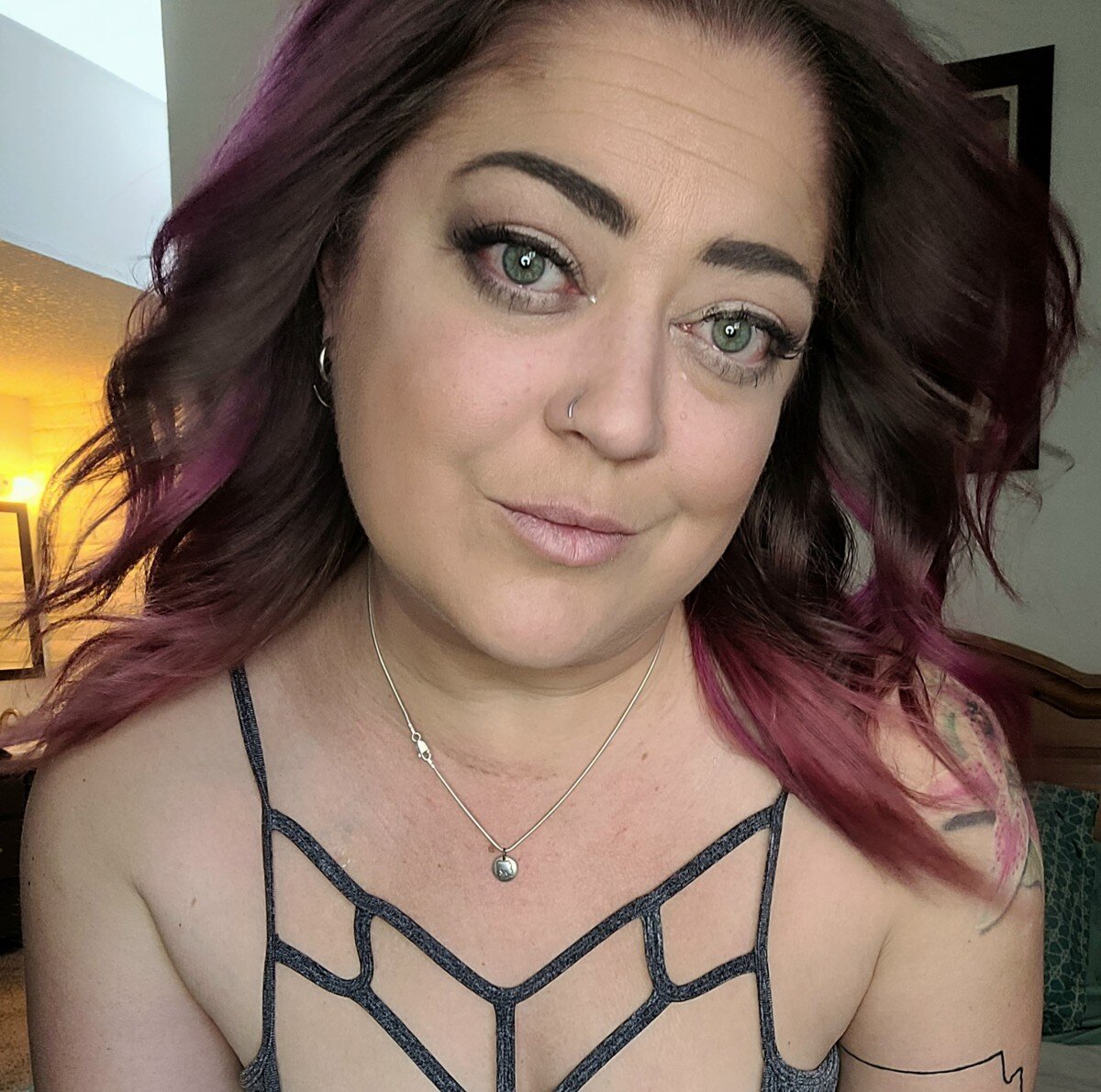 Sexysilkyfeet (@sexysilkyfeet), OnlyFans creator