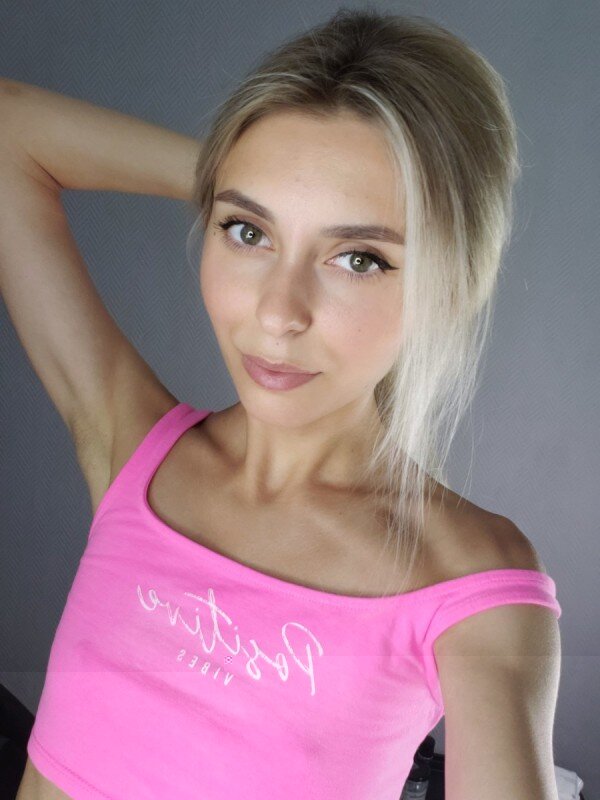 Mia (@sexytail007), OnlyFans creator