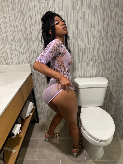 Sexyylexyy2u (@sexyylexyy2u), OnlyFans creator