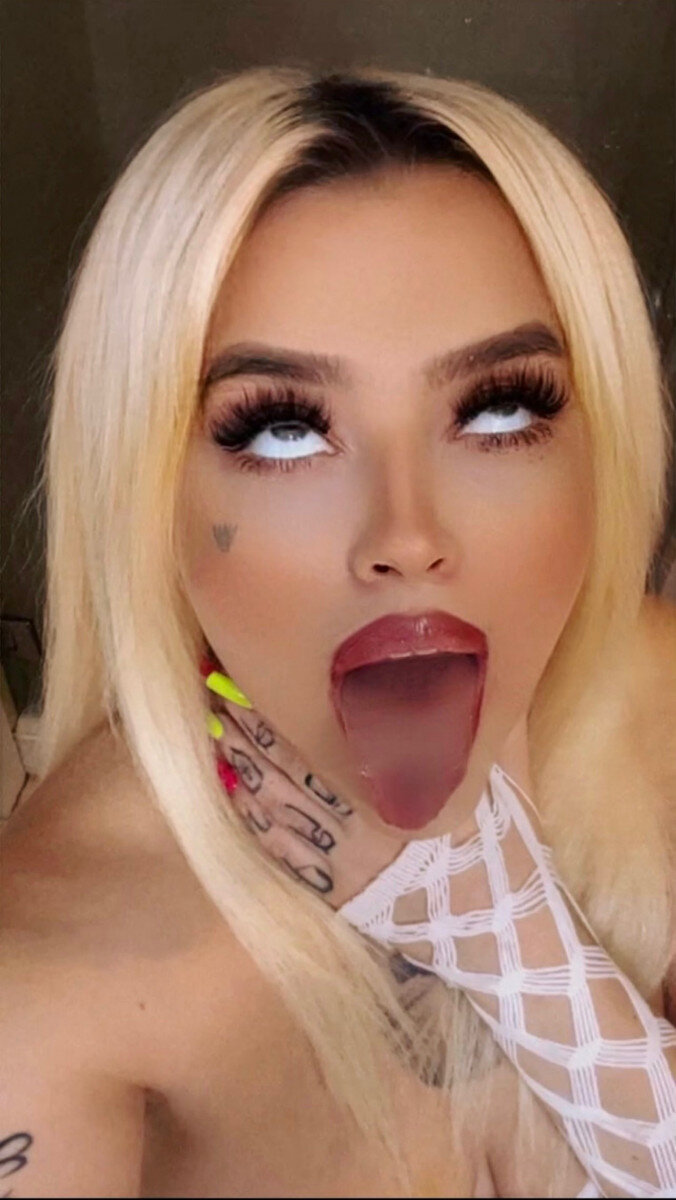 Sexyylilmamii (@sexyylilmamii), OnlyFans creator
