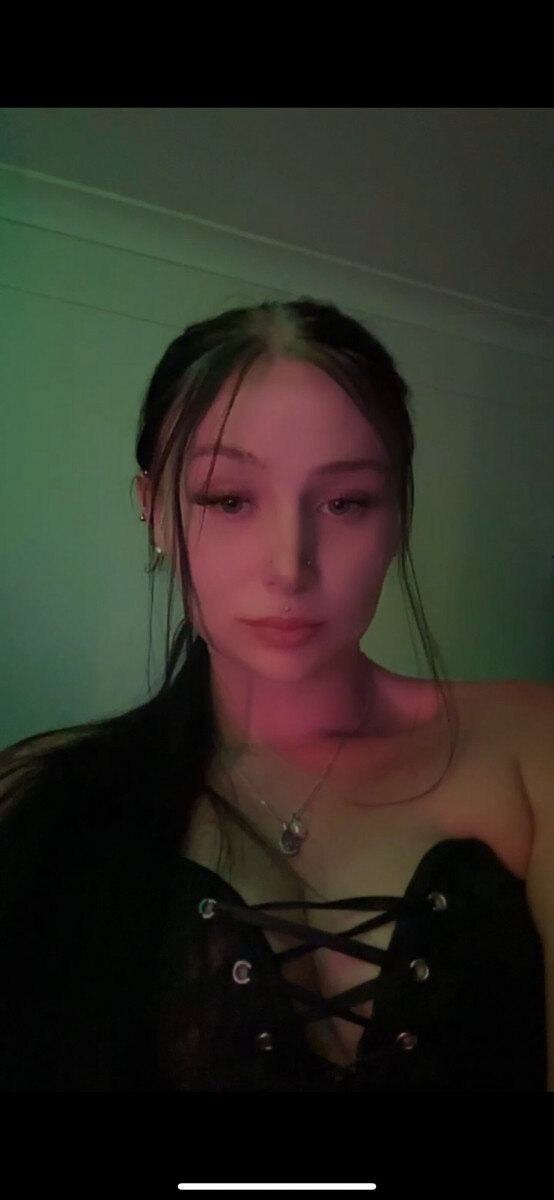 Sharnaschianne (@sharnaschianne), OnlyFans creator