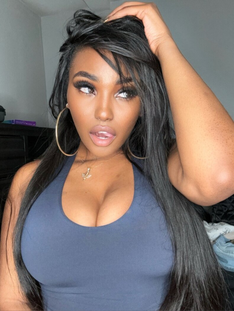 Shelcierra (@shelcierra), OnlyFans creator