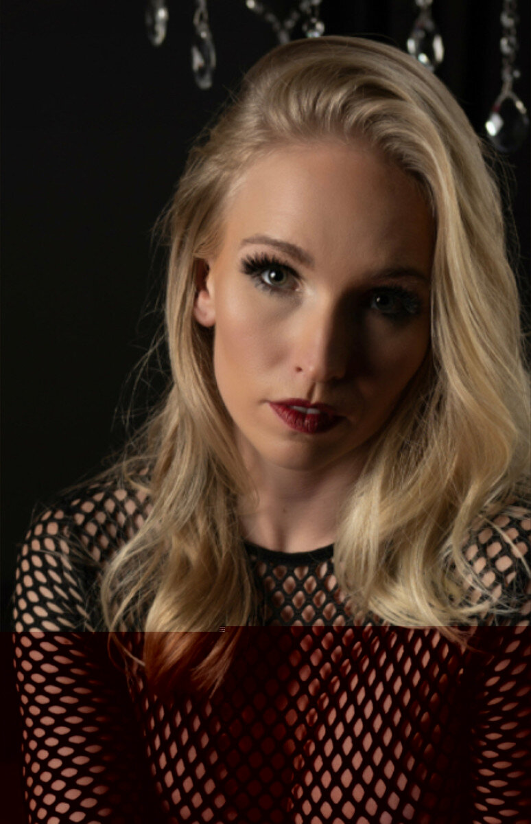 Shemightbetina (@shemightbetina), OnlyFans creator