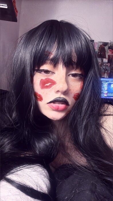 Shinylisa (@shinylisa), OnlyFans creator
