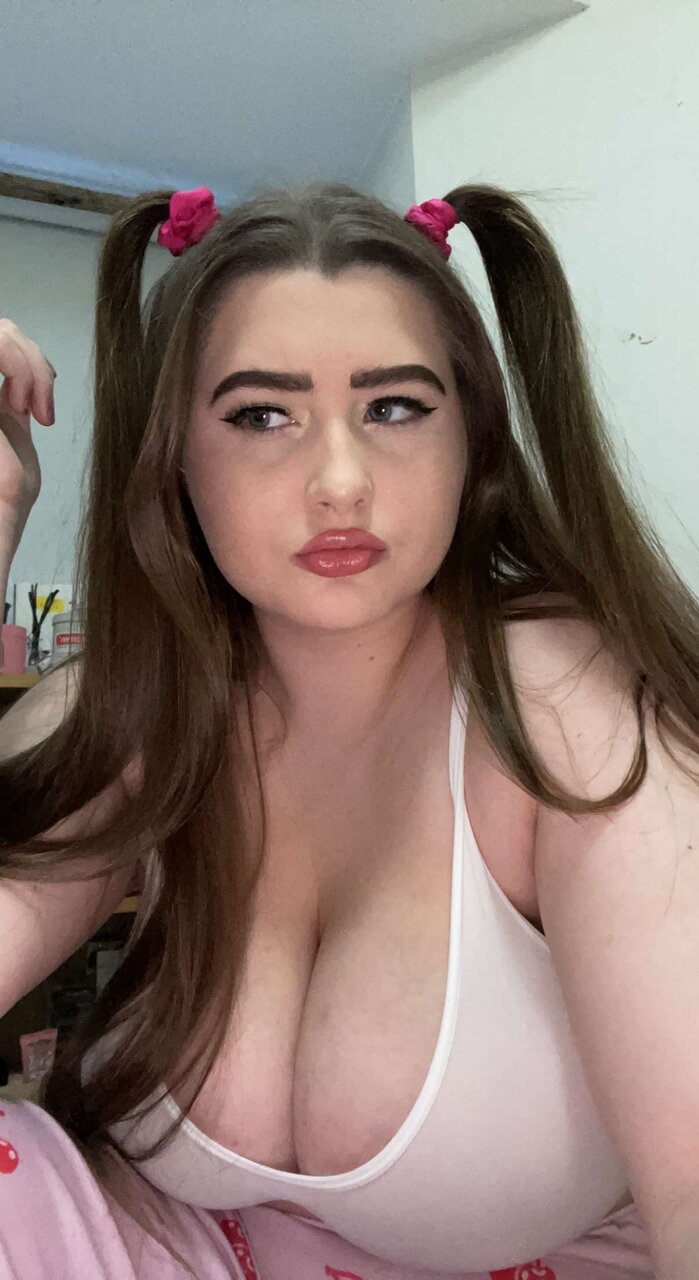 Shiofficialxox (@shiofficialxox), OnlyFans creator