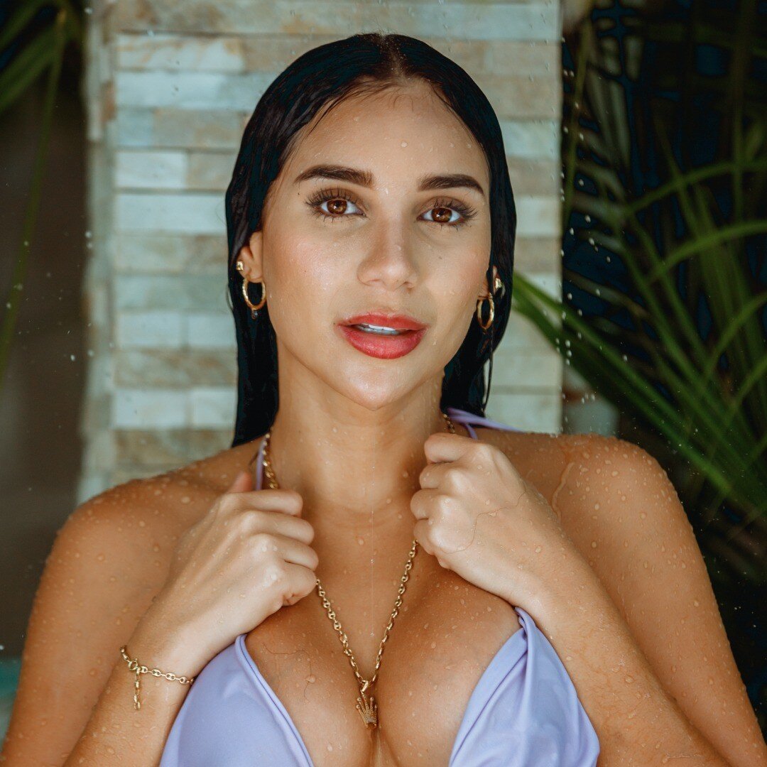 Shirlynovoa (@shirlynovoa), OnlyFans creator