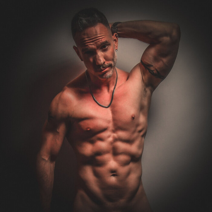 Shirtlessjay (@shirtlessjay), OnlyFans creator