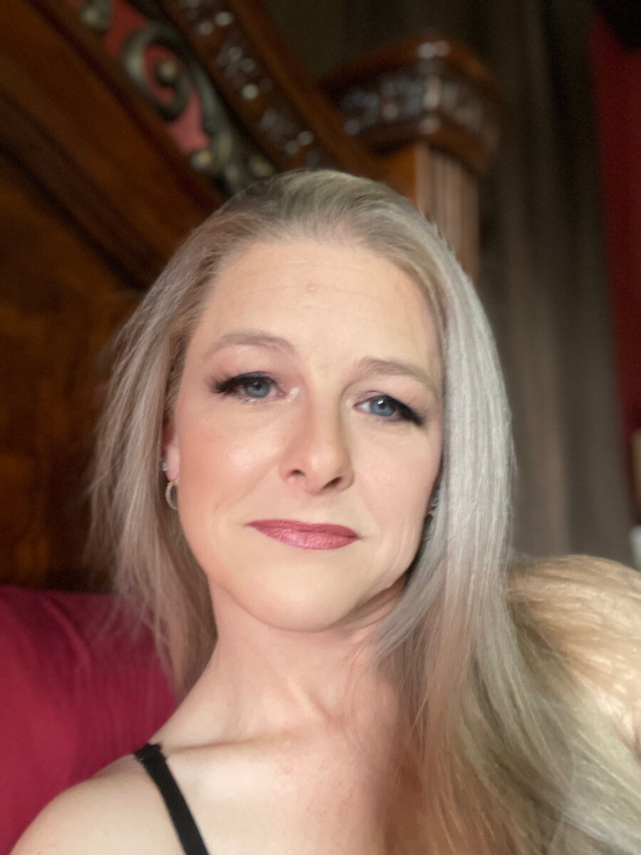Shortnsweetgal1 (@shortnsweetgal1), OnlyFans creator