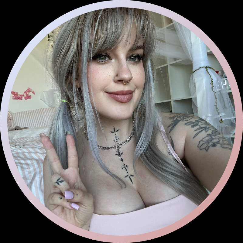 Shyphoebefree (@shyphoebefree), OnlyFans creator