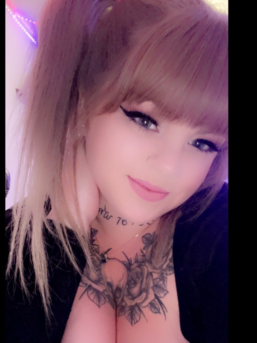 Sierrarosebabyyy (@sierrarosebabyyy), OnlyFans creator