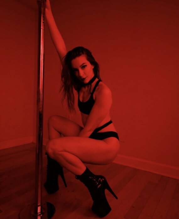 Sierrastrips (@sierrastrips), OnlyFans creator