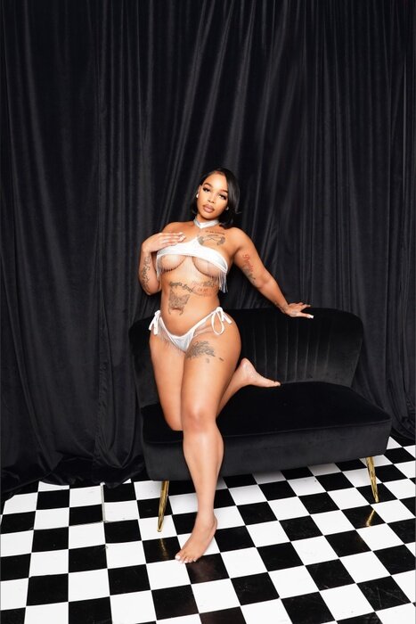 Silkstunnaa (@silkstunnaa), OnlyFans creator
