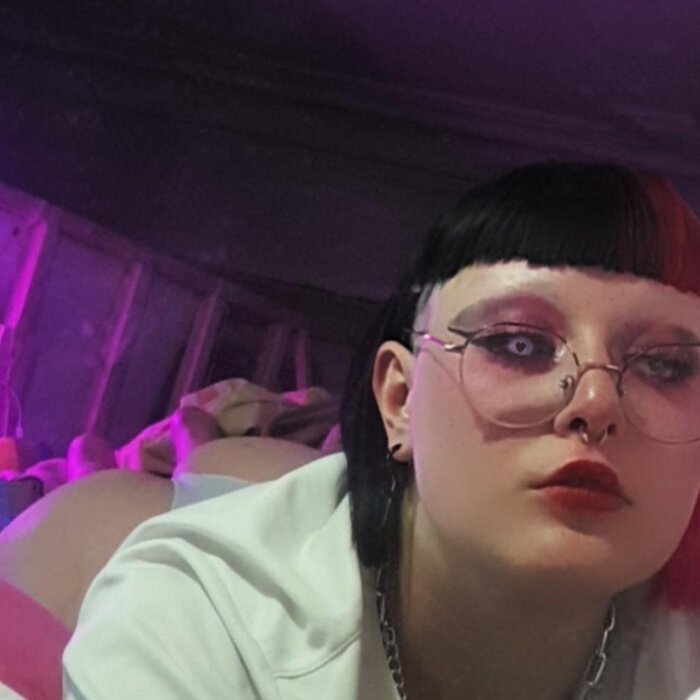 Silkykomo (@silkykomo), OnlyFans creator