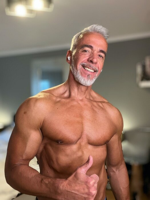 Silverfoxbln (@silverfoxbln), OnlyFans creator