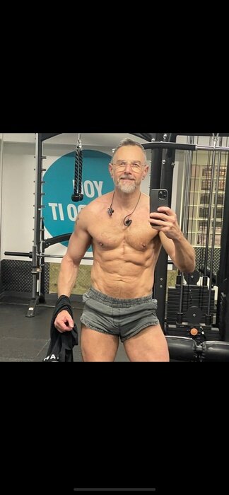 Silvertnewgrey (@silvertnewgrey), OnlyFans creator