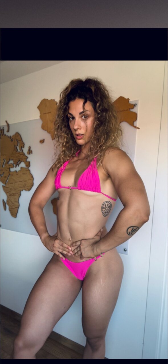 Silvialikki (@silvialikki), OnlyFans creator