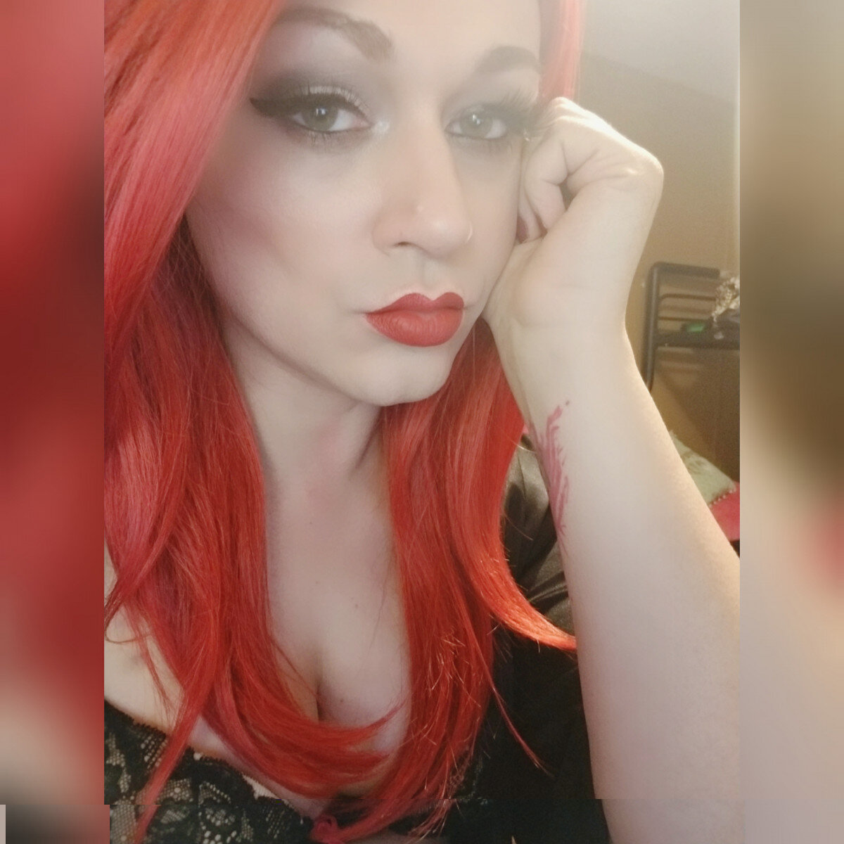 Simonedahlia (@simonedahlia), OnlyFans creator