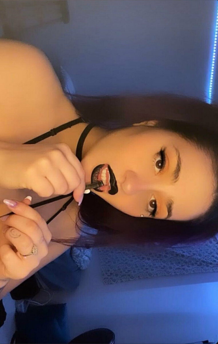 Sincerelyclara (@sincerely_clara), OnlyFans creator