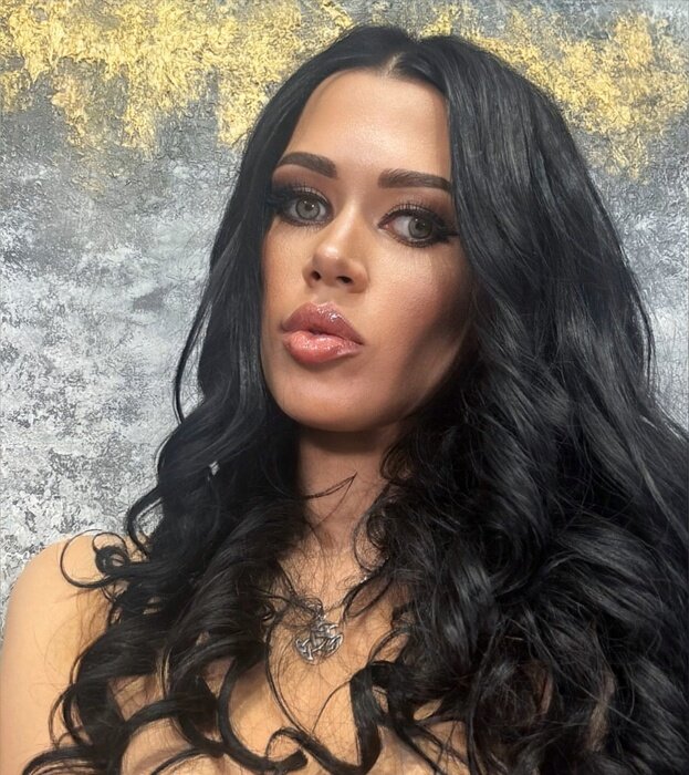 Sinfulrosa (@sinful_rosa), OnlyFans creator