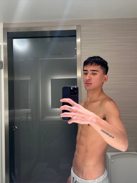 Sizzlee (@sizzlee), OnlyFans creator