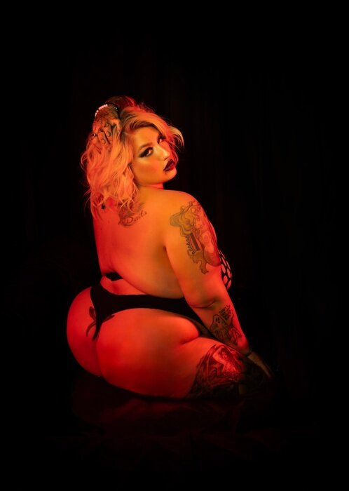 Skullymorningstar (@skullymorningstar), OnlyFans creator