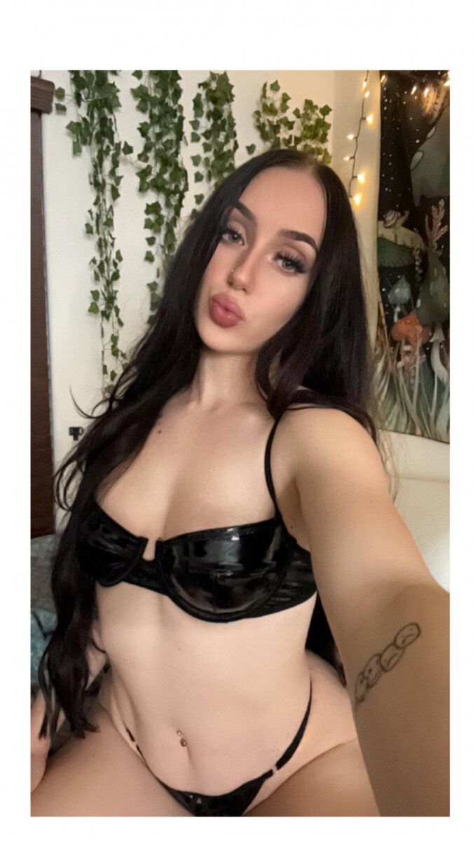 Skybabygirlxo (@skybabygirlxo), OnlyFans creator
