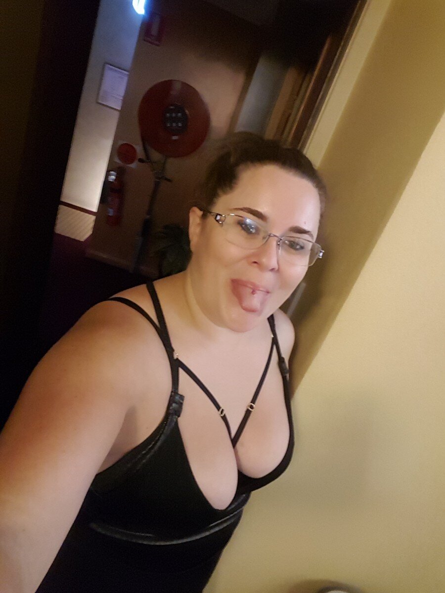 Skyelee89 (@skyelee89), OnlyFans creator
