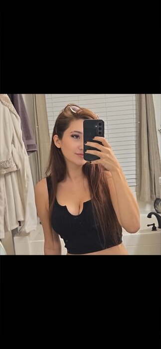 Skyroseuncensored (@skyroseuncensored), OnlyFans creator