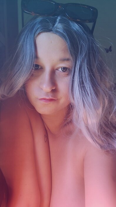 Skyvelory (@skyvelory), OnlyFans creator