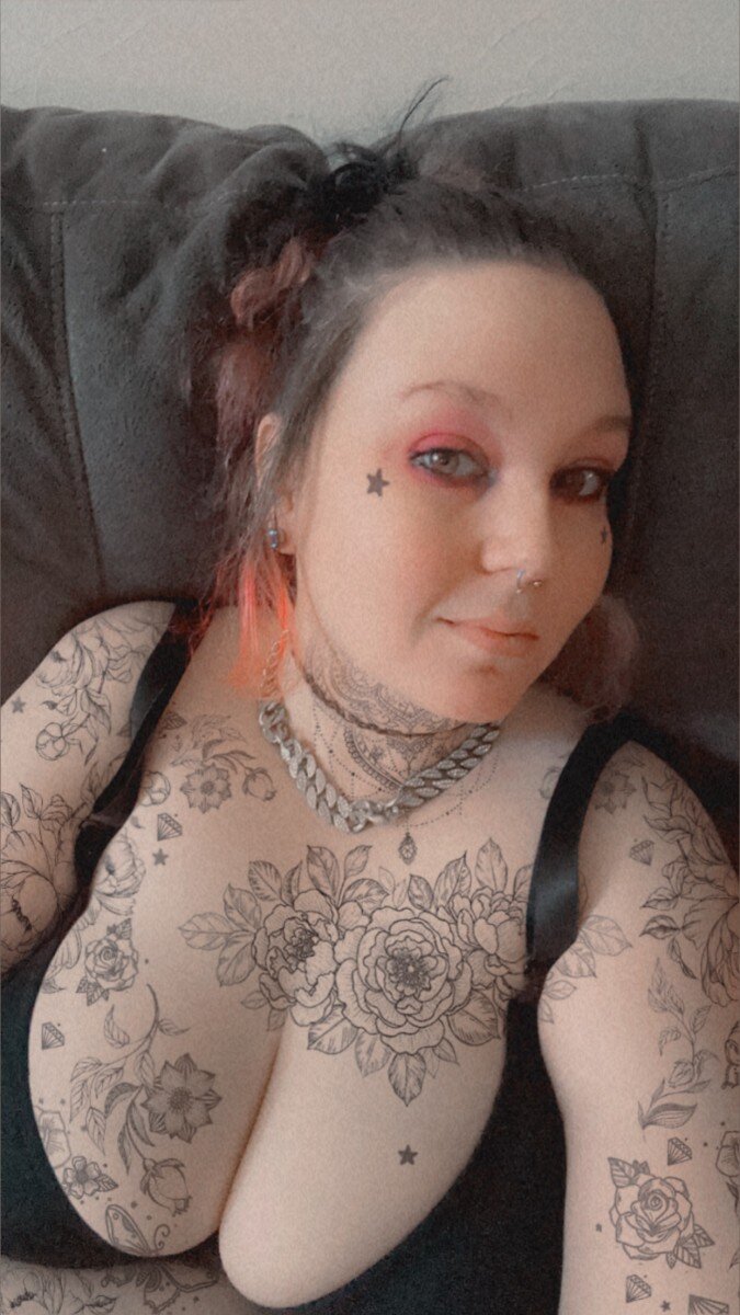 Skyviciousfree (@skyviciousfree), OnlyFans creator
