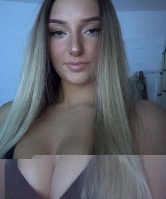 Slimbrunettex (@slimbrunettex), OnlyFans creator